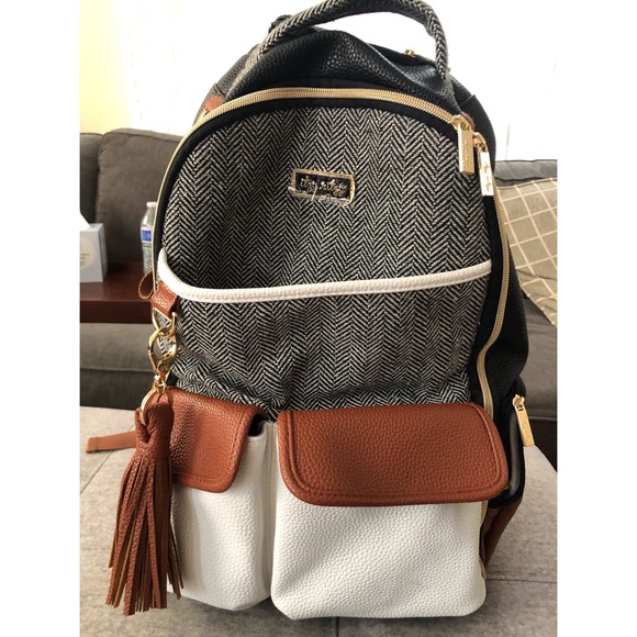 Itzy Ritzy Boss Backpack DiaperBag! - Picture 1 of 8